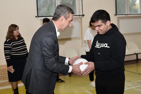 Sağlamlıq imkanları məhdud uşaqlarla görüş - FOTO