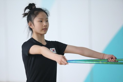 South Korean gymnasts train at the National Gymnastics Arena - PHOTO