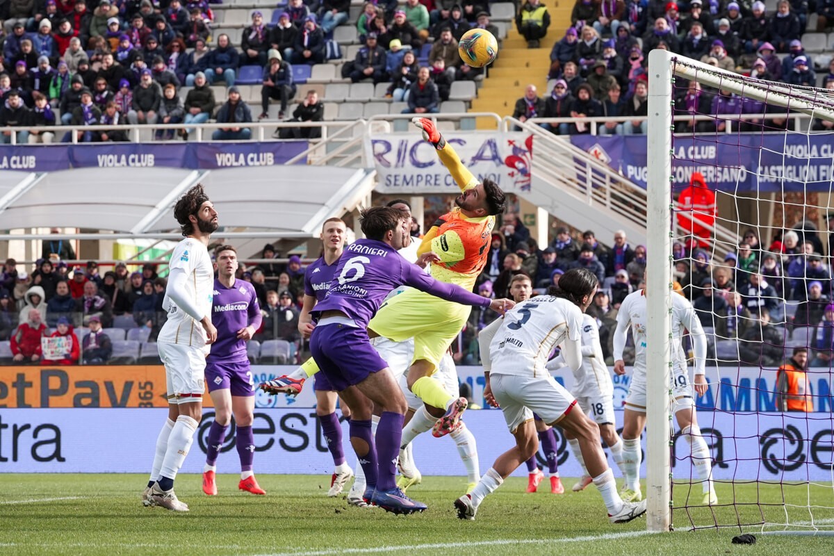 "Fiorentina"dan ardıcıl 8-ci qələbə, lider öz meydanında uduzub - VİDEO