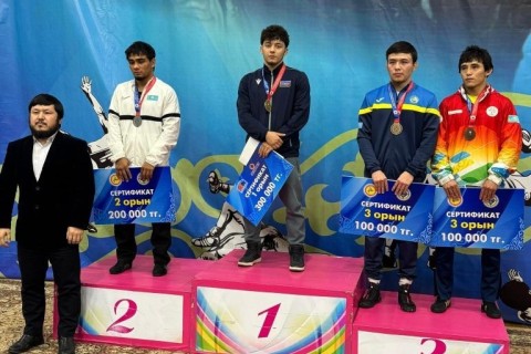 Two of Azerbaijani wrestlers won gold in Kazakhstan