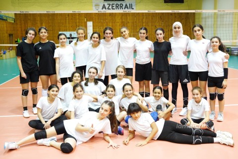 Learning volleyball with Alla Hasanova: Future stars in the making – PHOTO