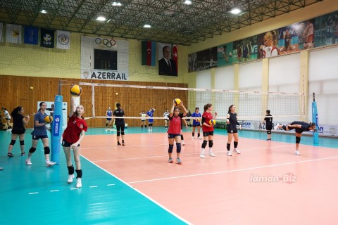 Learning volleyball with Alla Hasanova: Future stars in the making – PHOTO