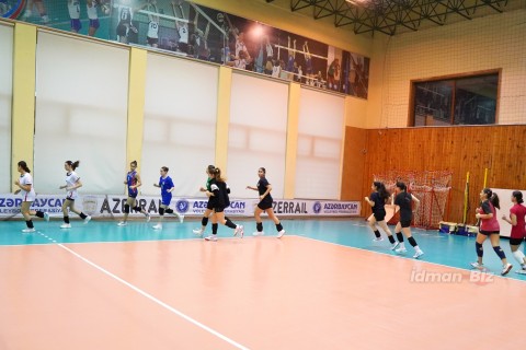 Learning volleyball with Alla Hasanova: Future stars in the making – PHOTO