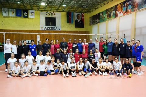 Learning volleyball with Alla Hasanova: Future stars in the making – PHOTO