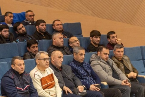 Güləş məşqçilərinin Ümumrespublika seminarına yekun vurulub - FOTO