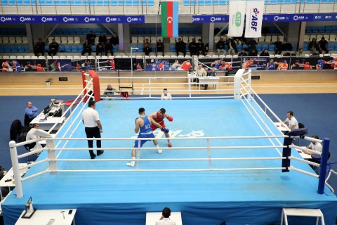 Kişi boksçuların mübarizəsində yarımfinalçılar, qadınlarda finalçılar bəlli olub