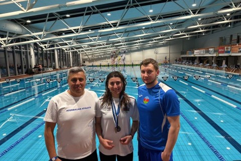 Azerbaijani swimmers return from international competition with 22 medals - PHOTO