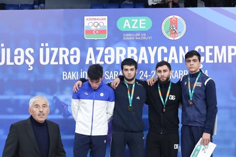 Olympic medalist becomes Azerbaijan wrestling champion - PHOTO