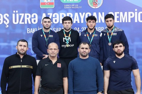 Olympic medalist becomes Azerbaijan wrestling champion - PHOTO