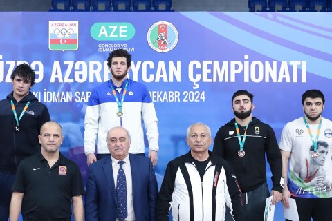 Olympic medalist becomes Azerbaijan wrestling champion - PHOTO