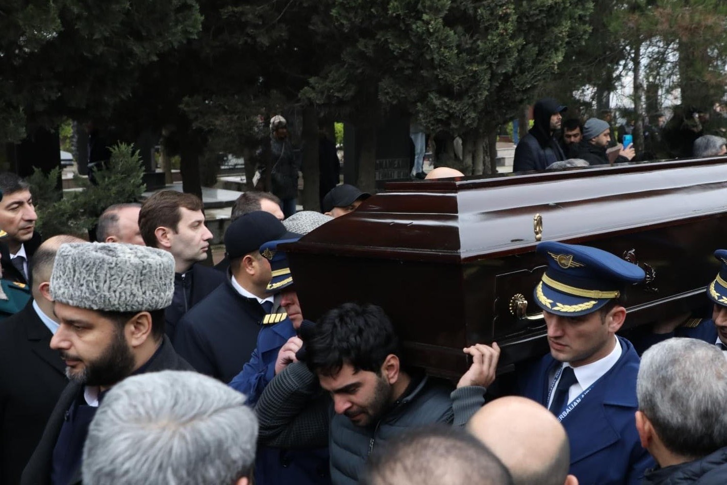 Crew members of tragic plane crash laid to rest at the II Alley of Honor