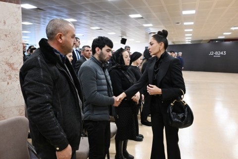 Prezident İlham Əliyev təyyarə qəzasında həlak olan ekipaj üzvlərinin vida mərasimində iştirak edib - FOTO