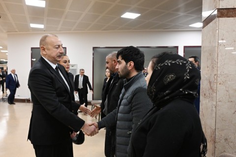 Prezident İlham Əliyev təyyarə qəzasında həlak olan ekipaj üzvlərinin vida mərasimində iştirak edib - FOTO