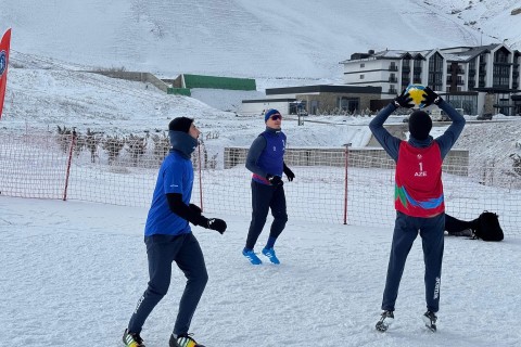 Azərbaycanda qar voleybolu üzrə ilk toplanış - FOTO