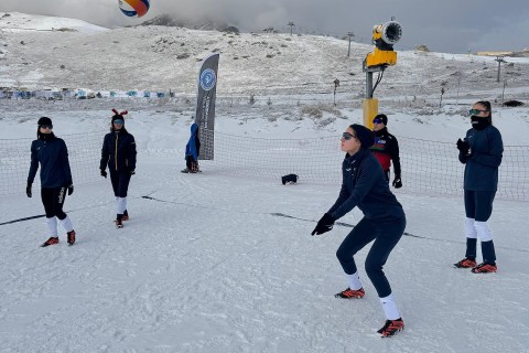 Azərbaycanda qar voleybolu üzrə ilk toplanış - FOTO