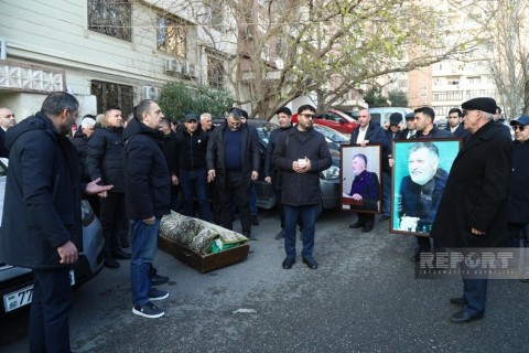 Vüqar Həşimovun atası dəfn olunub - YENİLƏNİB - FOTO