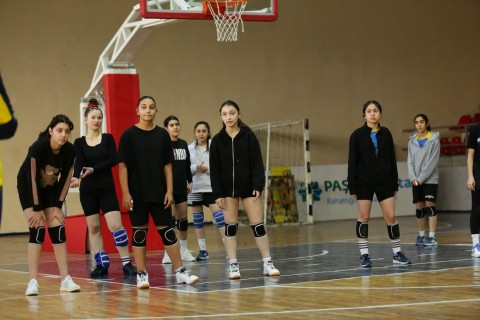 Head coach of the national teams met with young volleyball players in Ganja - PHOTO