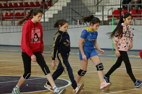 Head coach of the national teams met with young volleyball players in Ganja - PHOTO