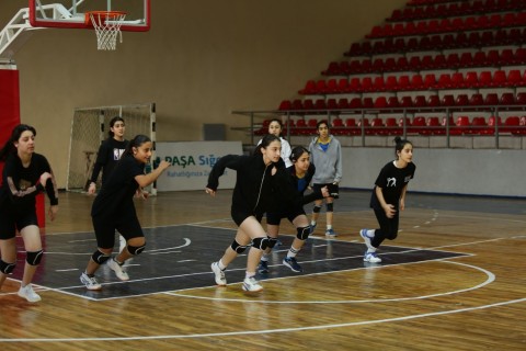 Head coach of the national teams met with young volleyball players in Ganja - PHOTO