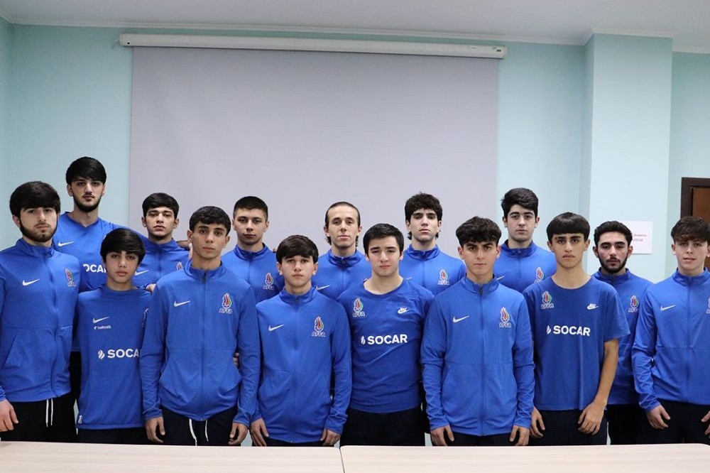 U-19-un futbolçuları ilə görüş keçirilib - FOTO