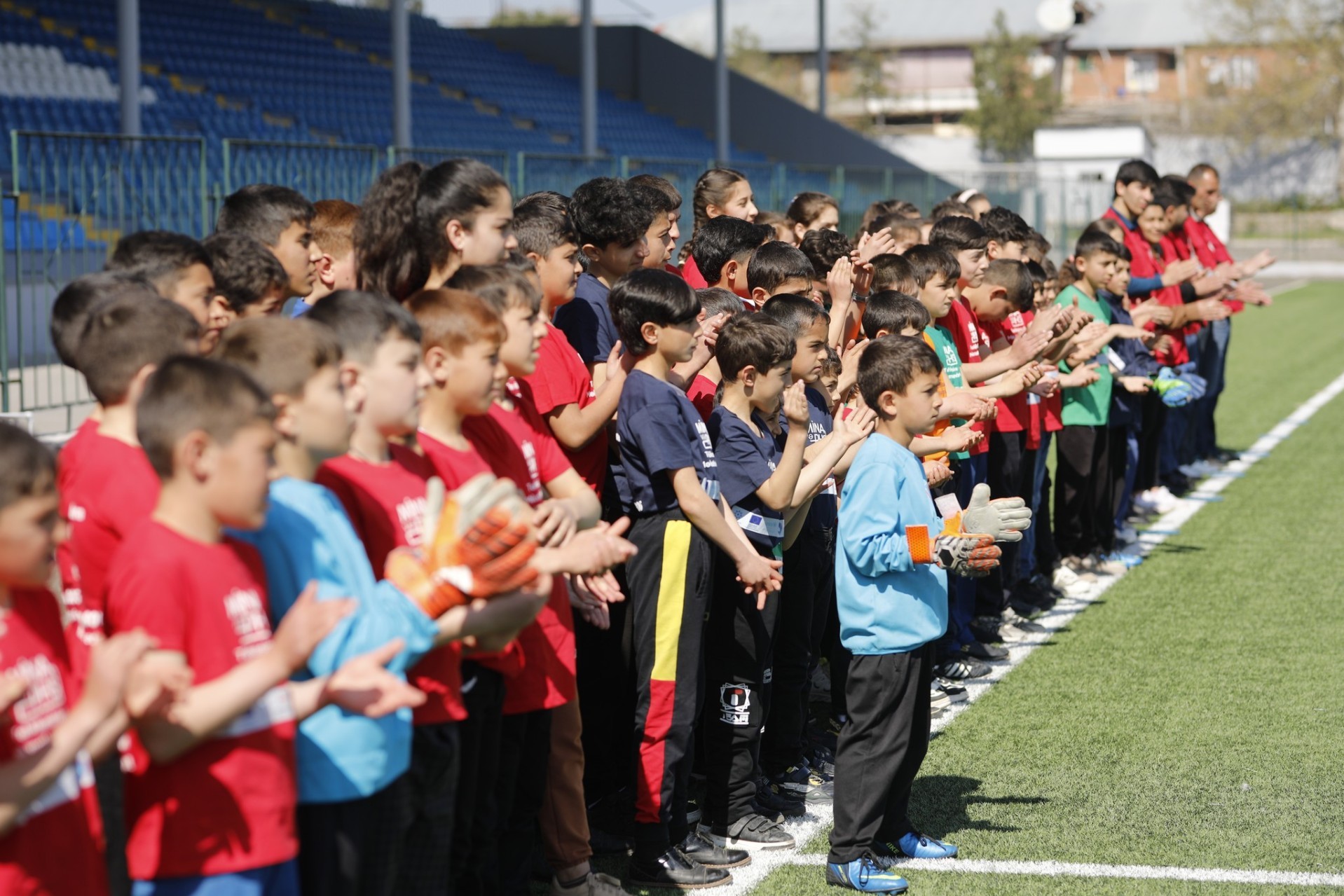 Minadan zərər çəkmiş 10 yaşlı ağdamlı "Qarabağ"ın matçından öncə hakimlə birgə meydana çıxacaq