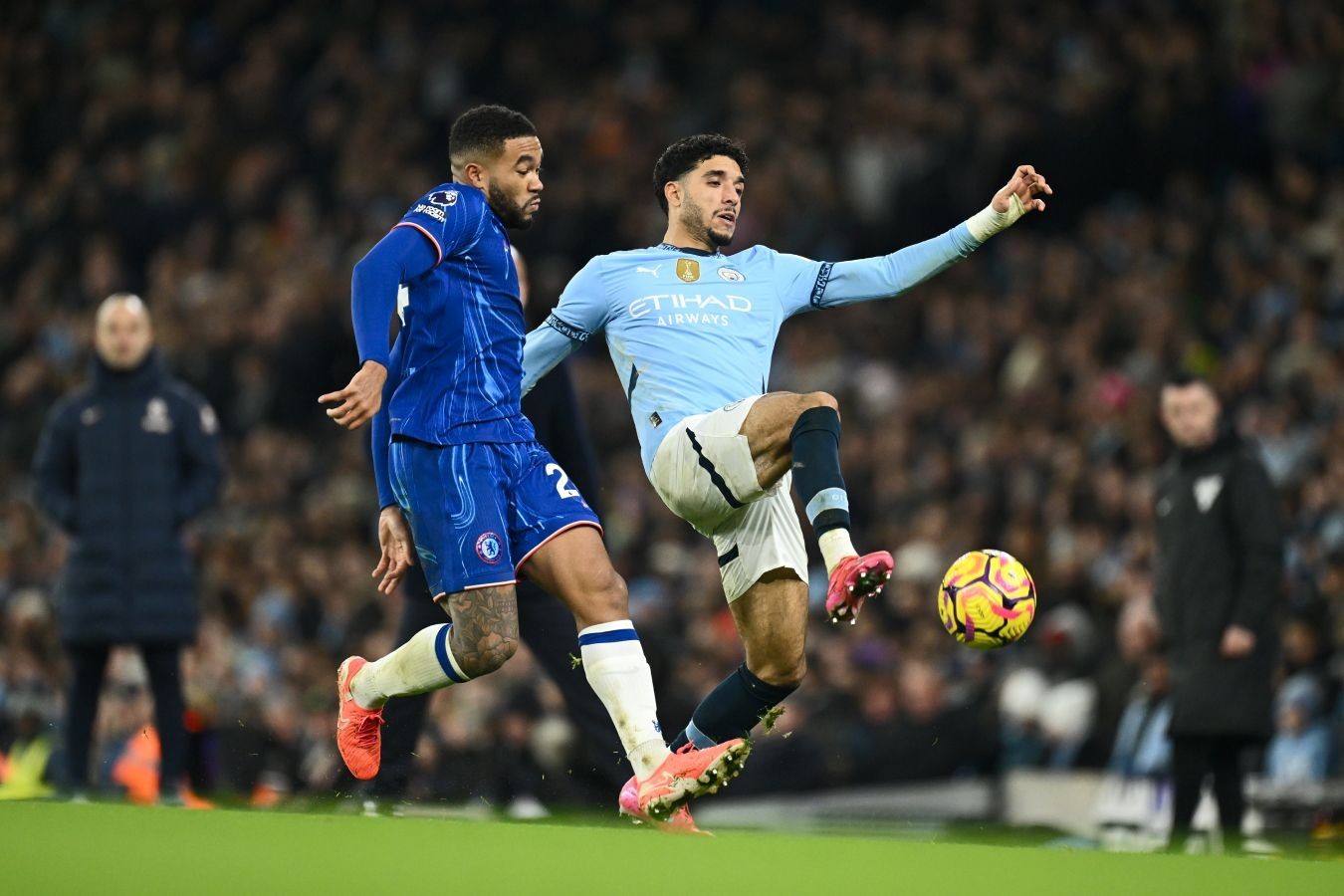 Liverpool and Arsenal secure wins, Man City defeat Chelsea - VIDEO