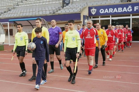 Tofiq Bəhramovun 100 illiyi münasibətilə yubiley matçı futbol veteranlarının qələbəsi ilə bitib - FOTO