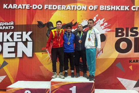 Azerbaijani karateka returns from Kyrgyzstan with 3 medals