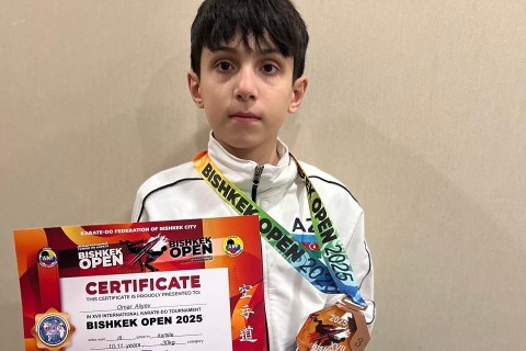 Azerbaijani karateka returns from Kyrgyzstan with 3 medals