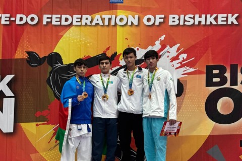 Azerbaijani karateka returns from Kyrgyzstan with 3 medals