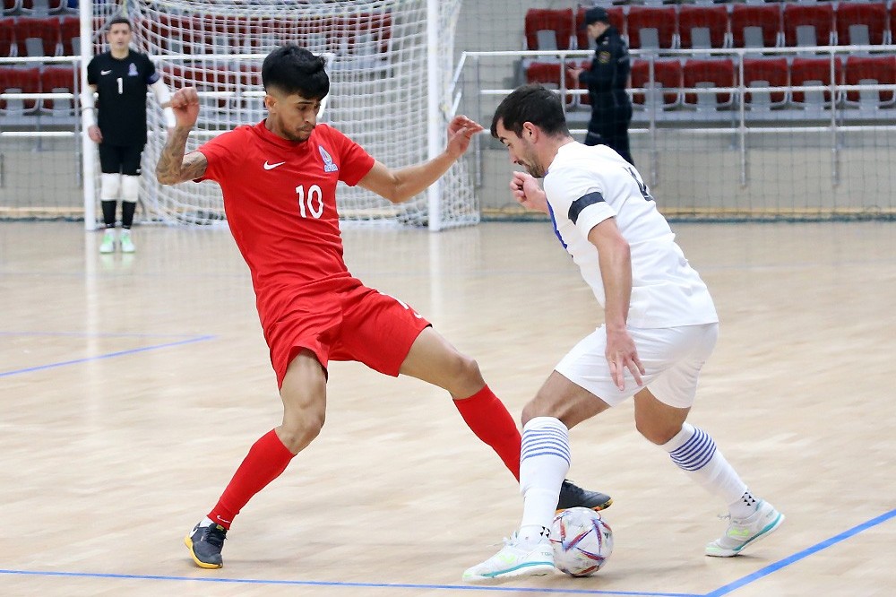 Azerbaijan's futsal team faces must-win match against Greece