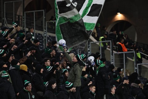 Ferencvárosi fans concerned about Romao's yellow cards