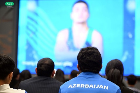 Fərid Qayıbov ötən ayda uğur qazanmış Azərbaycan idmançıları ilə görüşüb - FOTO