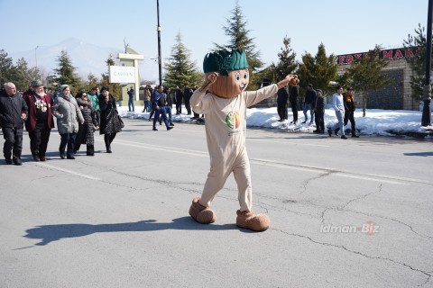 Qəbələdə 5 Mart - Bədən Tərbiyəsi və İdman Günü münasibəti ilə parad keçirilib - YENİLƏNİB - FOTO - VİDEO