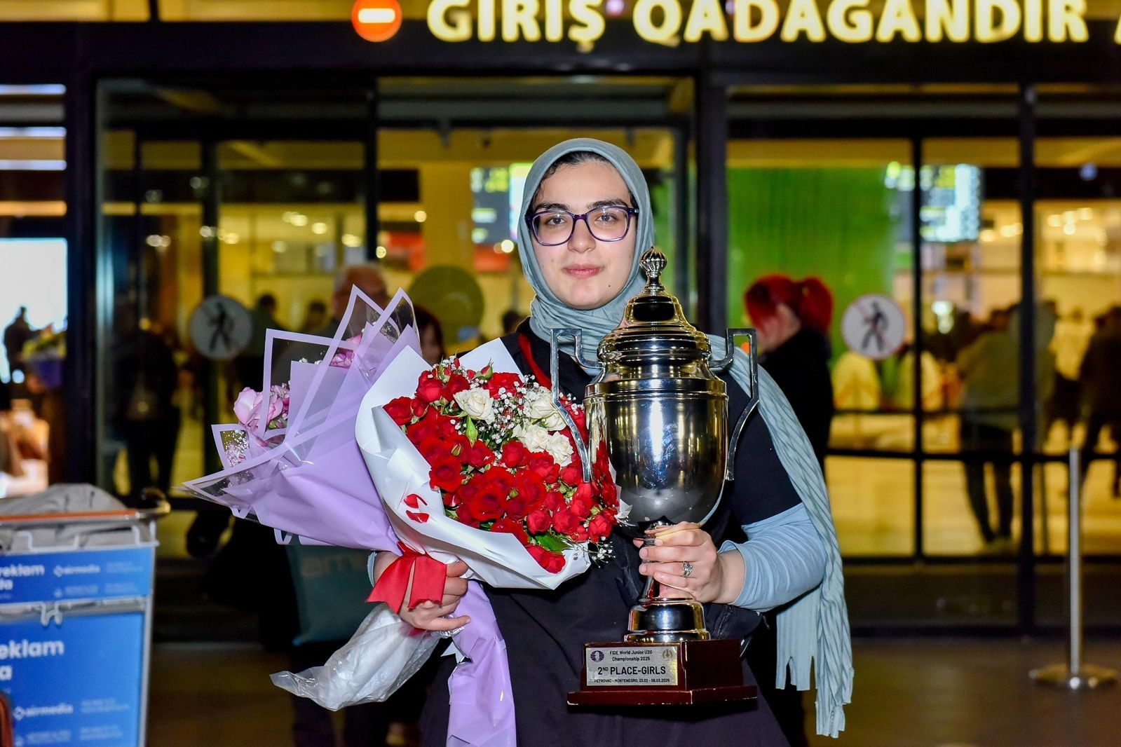 World Championship silver medalist returns to her homeland - PHOTO