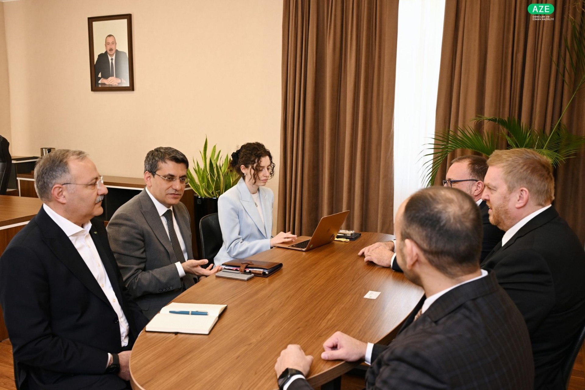 Elnur Mammadov meets with ETWF President - PHOTO