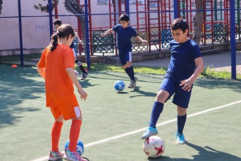 Uşaq evində futbol dərsləri davam edir - FOTO