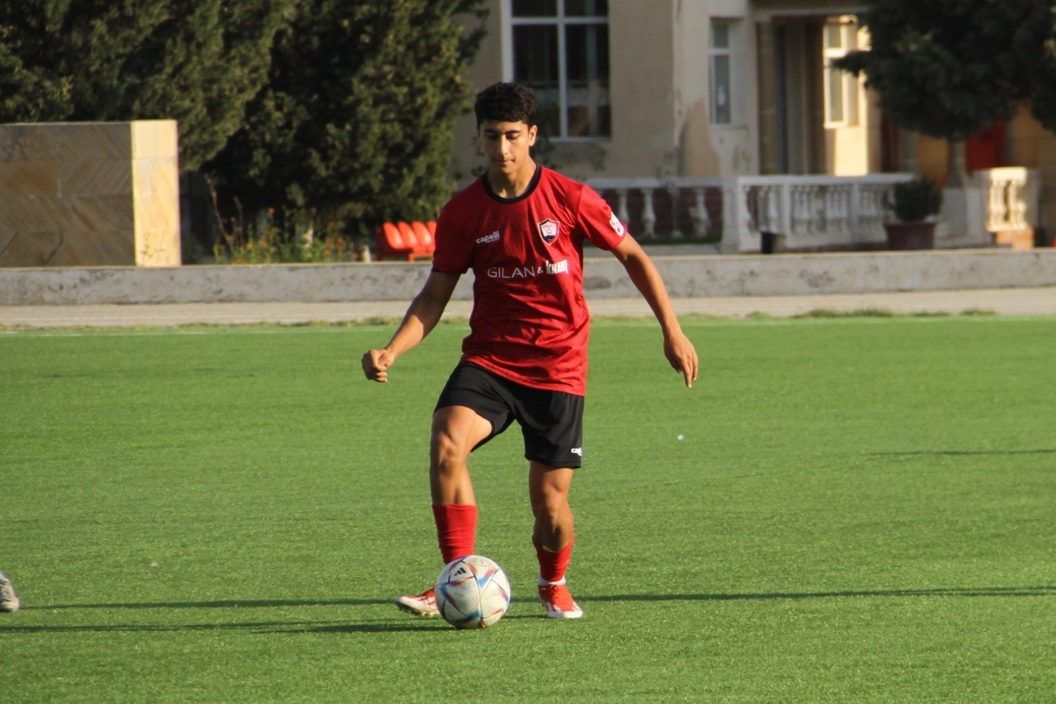 Şahin Şahniyarov: “Hər futbolçunun arzusu millidən dəvət almasıdır”