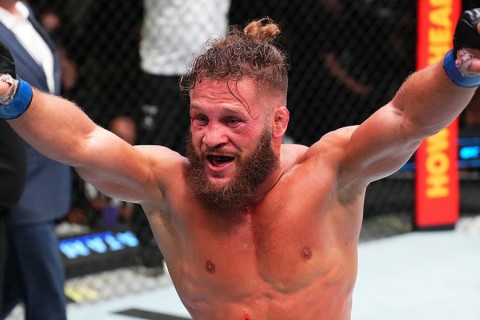 Рафаэль Физиев назвал бойца, который должен драться с чемпионом UFC