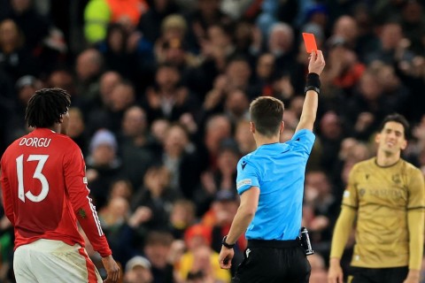 Controversy over refereeing in Red Devils Match - 'The Devil Wears Blue'