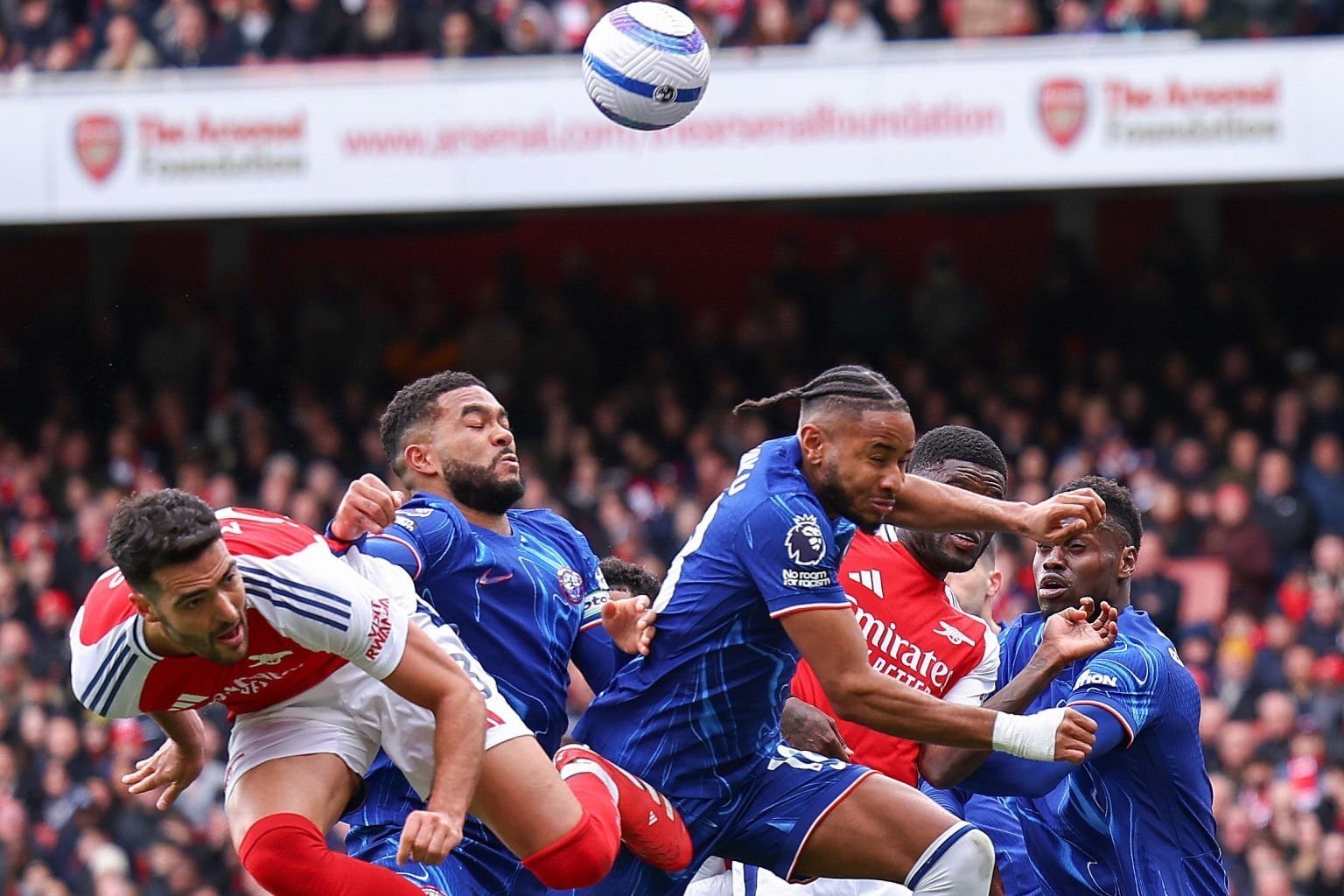 Arsenal extend winning streak against Chelsea - Another three points - VIDEO